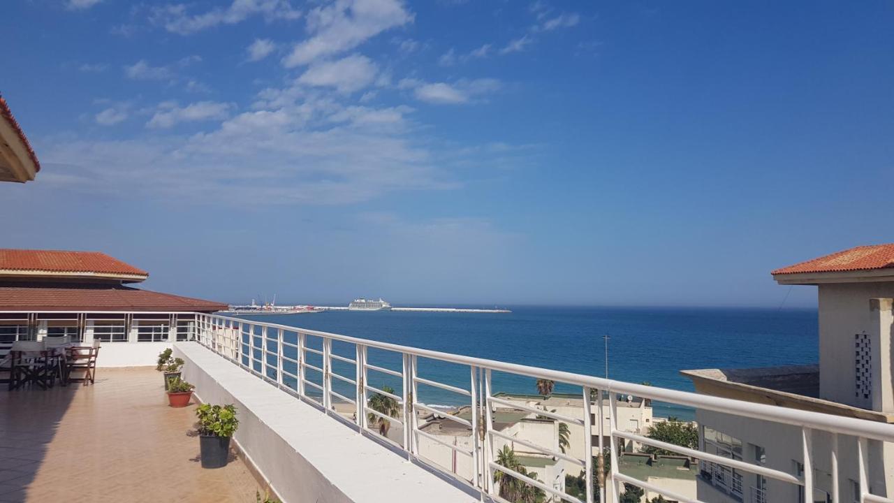 Appartement 2 Chbres Bord De Mer Avec Option Piscine Ete Avec Wifi Sur Corniche De Tanger Exterior foto