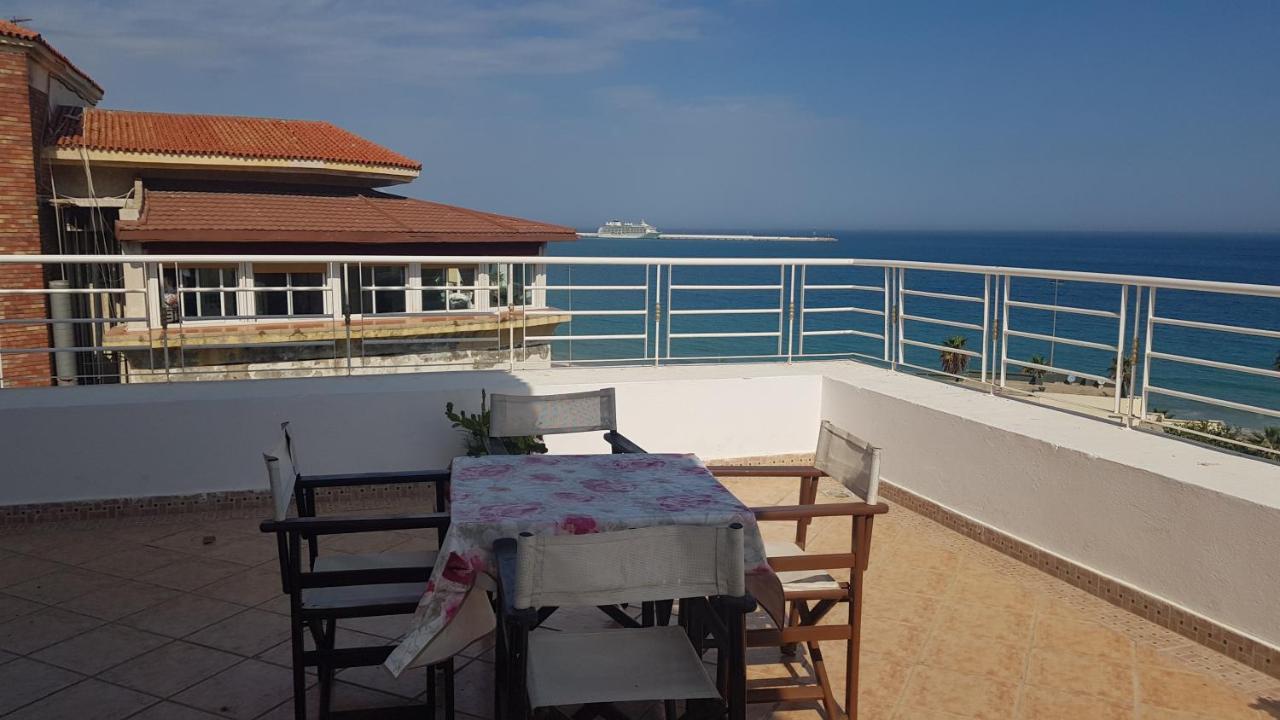 Appartement 2 Chbres Bord De Mer Avec Option Piscine Ete Avec Wifi Sur Corniche De Tanger Exterior foto