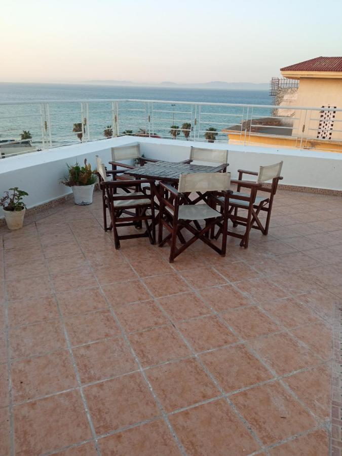 Appartement 2 Chbres Bord De Mer Avec Option Piscine Ete Avec Wifi Sur Corniche De Tanger Exterior foto